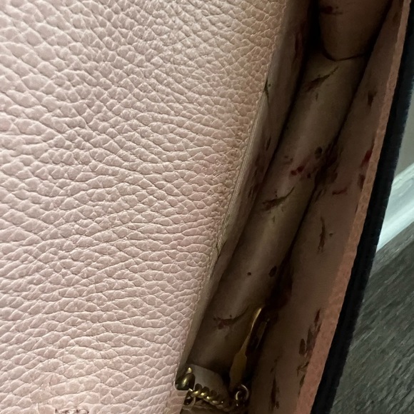 A leather Gucci bag. - Picture 5 of 6